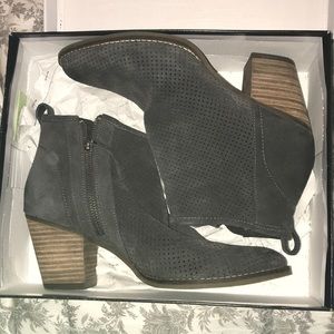 DOLCE VITA ankle booties